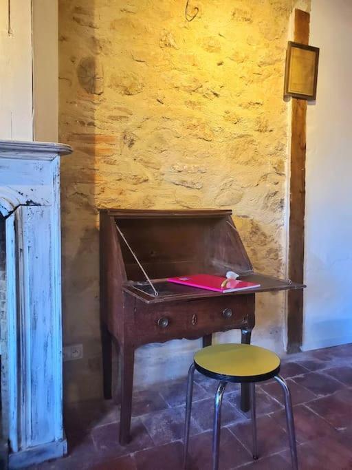 Petite Maison De Village Ygrande Esterno foto